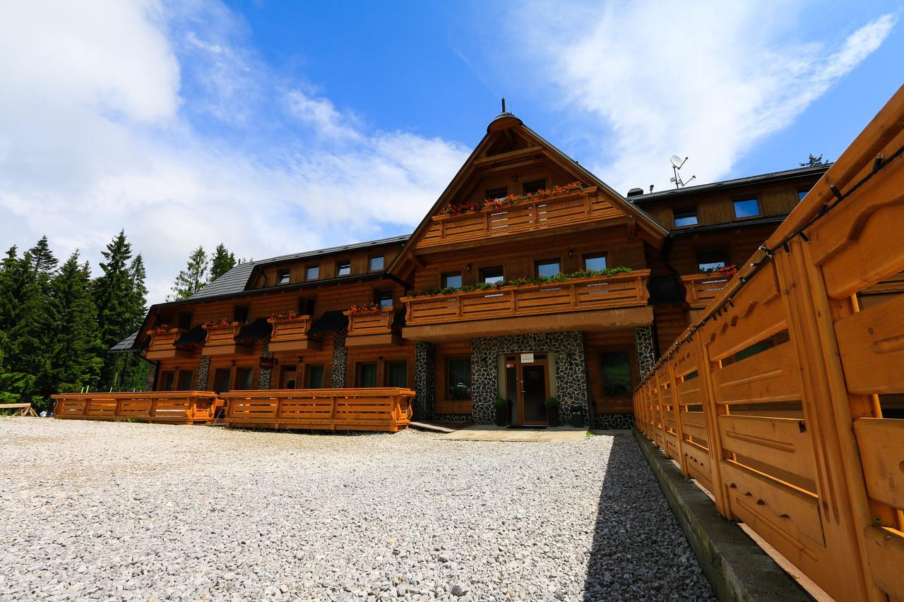 Horsky Hotel Kristina Hrustin Exterior photo